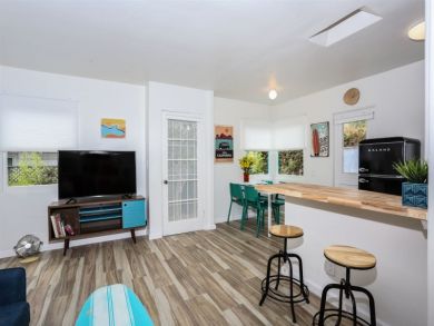 Charming 1 Bedroom Cottage in La Jolla Short Walk to Beach