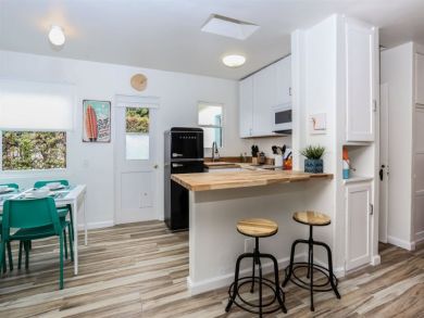 Charming 1 Bedroom Cottage in La Jolla Short Walk to Beach