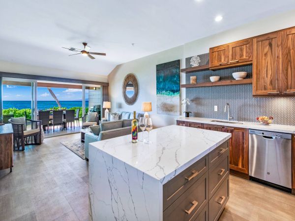 Oceanfront Maui Vacation Rental - Lahaina Condo with Lanai & Whale Watching