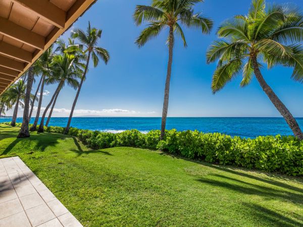 Oceanfront Maui Vacation Rental - Lahaina Condo with Lanai & Whale Watching