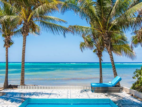 Luxury Six Bedroom Vacation Home Sea Views In Cayman Island