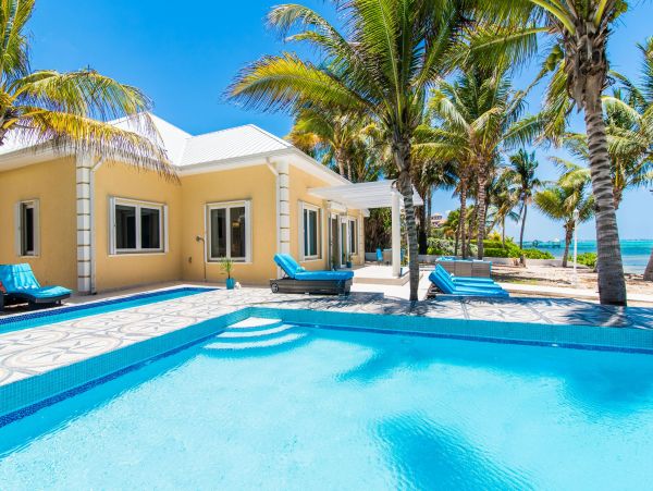 Luxury Six Bedroom Vacation Home Sea Views In Cayman Island