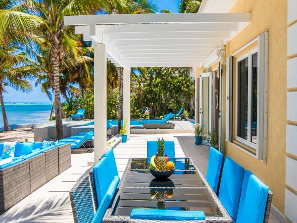 Luxury Six Bedroom Vacation Home Sea Views In Cayman Island
