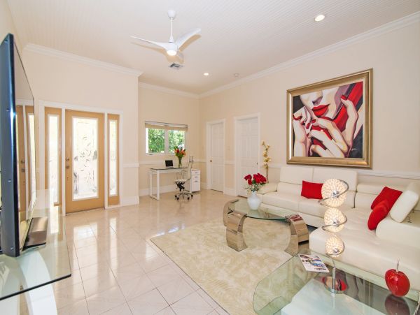 Luxury Six Bedroom Vacation Home Sea Views In Cayman Island