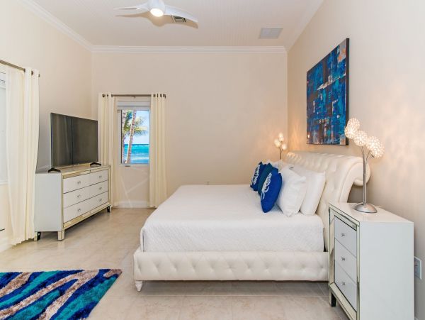 Luxury Six Bedroom Vacation Home Sea Views In Cayman Island