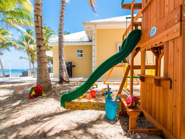 Luxury Six Bedroom Vacation Home Sea Views In Cayman Island