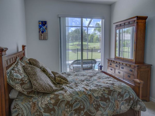 Great Value 4 Bedroom Vacation Home in Bradenton Sleeps 8