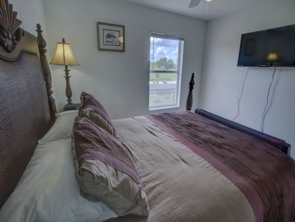 Great Value 4 Bedroom Vacation Home in Bradenton Sleeps 8