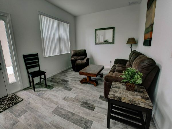 Great Value 4 Bedroom Vacation Home in Bradenton Sleeps 8