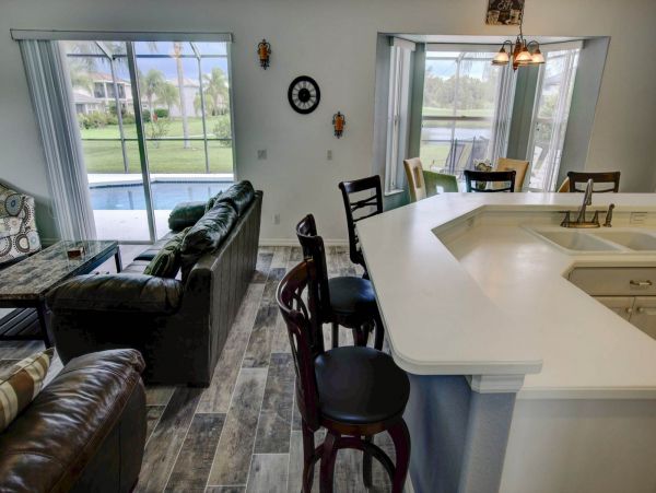 Great Value 4 Bedroom Vacation Home in Bradenton Sleeps 8
