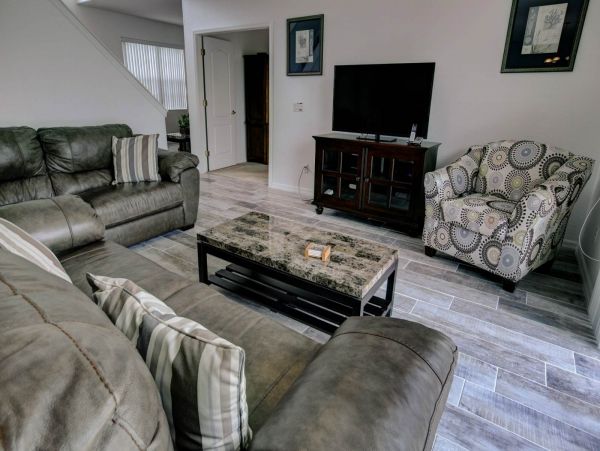 Great Value 4 Bedroom Vacation Home in Bradenton Sleeps 8