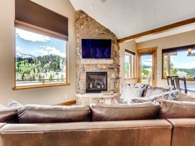 Breckenridge 4 Bedroom 3.5 Bathroom Vacation Home Sleeps 10