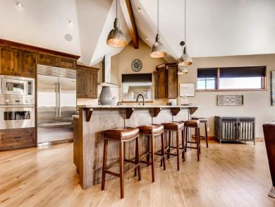 Breckenridge 4 Bedroom 3.5 Bathroom Vacation Home Sleeps 10