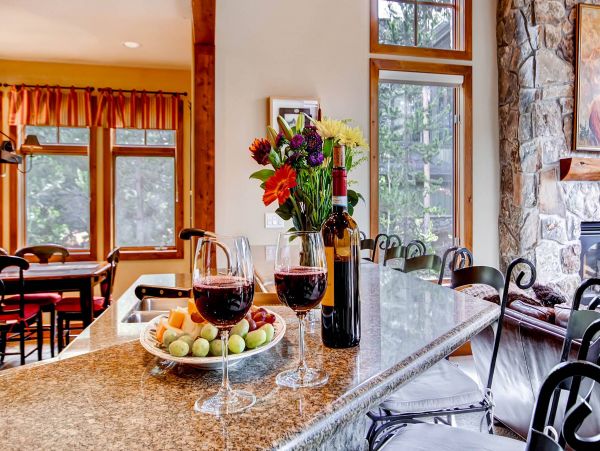Mountain Vacation Home With Hot Tub 14 Guests