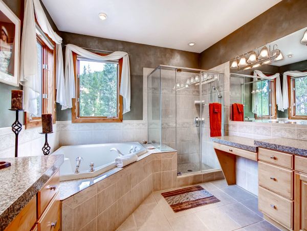 Mountain Vacation Home With Hot Tub 14 Guests
