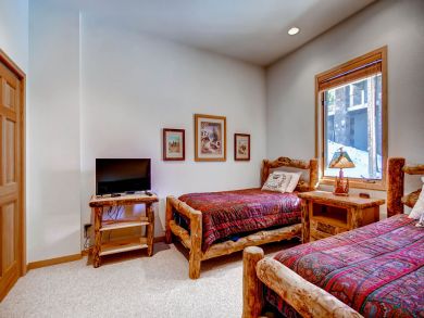 Mountain View 5 Bedroom Vacation Home in Breckenridge