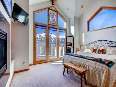 Mountain View 5 Bedroom Vacation Home in Breckenridge