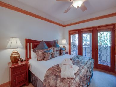 Beaver Creek Vacation Condo Sleeps Six Guests