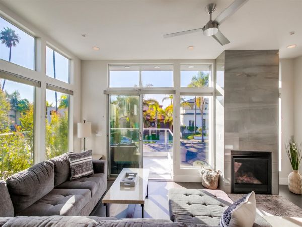 Sleek and Stylish Beach House with Rooftop Deck