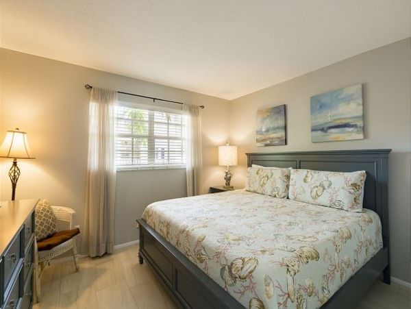 Siesta Key Vacation Rental Condo Located At Beach Sleeps 6