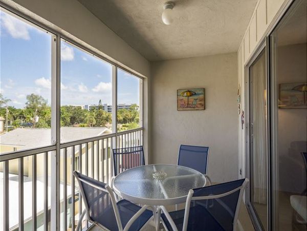 Siesta Key Vacation Rental Condo Located At Beach Sleeps 6