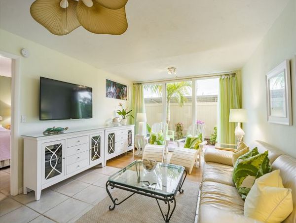 Charming Vacation Rental on Siesta Key Six Guests