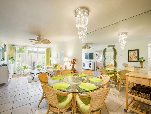 Charming Vacation Rental on Siesta Key Six Guests