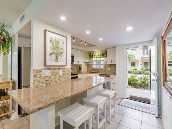 Charming Vacation Rental on Siesta Key Six Guests