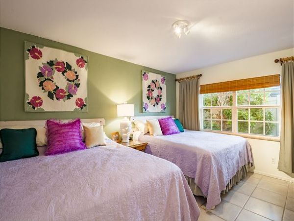 Charming Vacation Rental on Siesta Key Six Guests