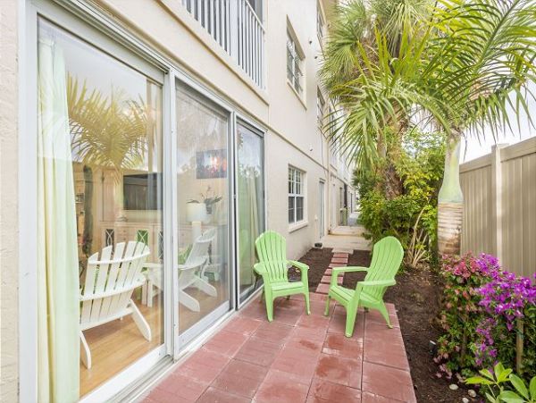 Charming Vacation Rental on Siesta Key Six Guests