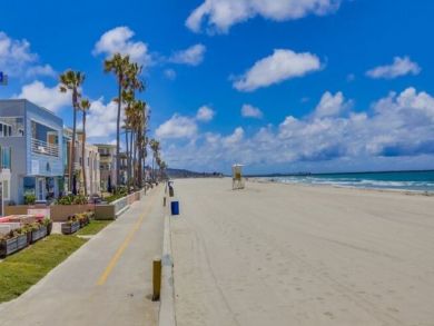 Premier 3 Bedroom Townhome in Mission Beach Sleeps 9 Guests