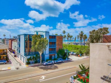 Premier 3 Bedroom Townhome in Mission Beach Sleeps 9 Guests