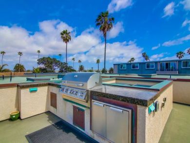 Premier 3 Bedroom Townhome in Mission Beach Sleeps 9 Guests