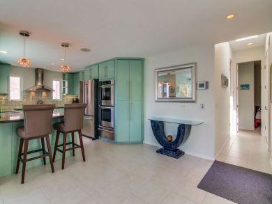 Premier 3 Bedroom Townhome in Mission Beach Sleeps 9 Guests