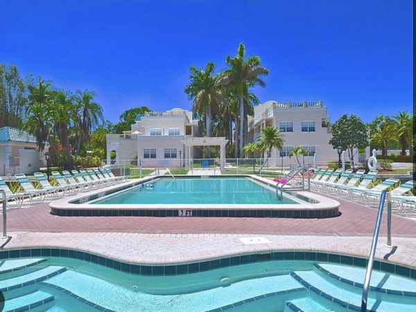 Charming Vacation Rental on Siesta Key Call Today