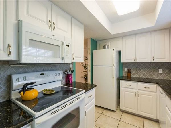 SIESTA KEY CONDO PARTIAL GULF VIEW SLEEPS 6