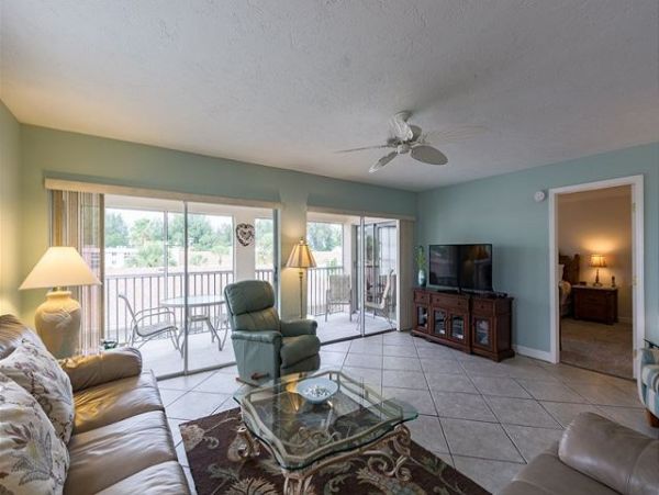 SIESTA KEY CONDO PARTIAL GULF VIEW SLEEPS 6
