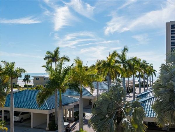SIESTA KEY CONDO PARTIAL GULF VIEW SLEEPS 6