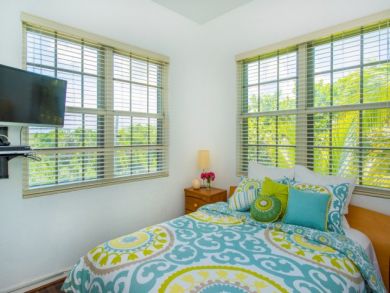 Private 4 Bedroom Beachfront Residence with Pool Sleeps 8