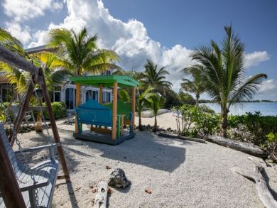 Private 4 Bedroom Beachfront Residence with Pool Sleeps 8