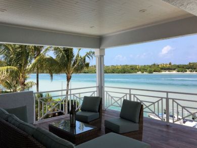 Five Bedroom Waterfront Pool Home in Jupiter