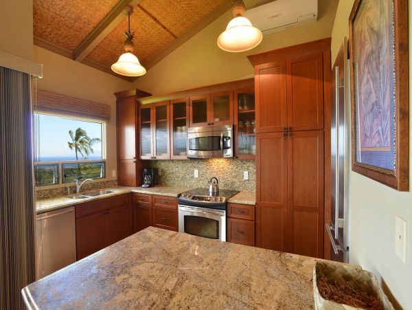 Ocean View 2 Bedroom Vacation Condo Walk to Beach
