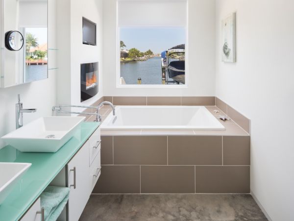 Canal Front Luxury Four Bedroom Home in Cape Coral