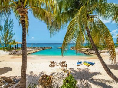 Luxury Three Bedroom Vacation Home in Grand Cayman
