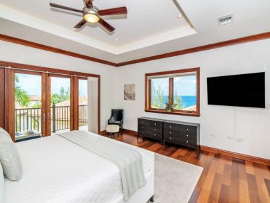 Luxury Three Bedroom Vacation Home in Grand Cayman