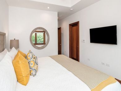 Luxury Three Bedroom Vacation Home in Grand Cayman