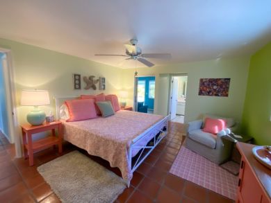 Holmes Beach 2 Bedroom Home Sleeps 6  Private Pool & Spa