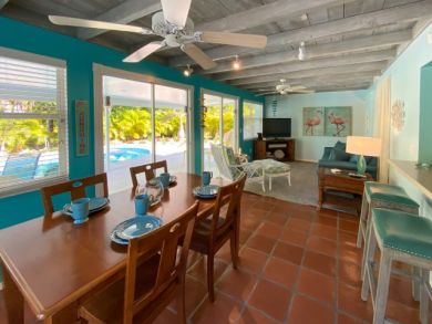 Holmes Beach 2 Bedroom Home Sleeps 6  Private Pool & Spa