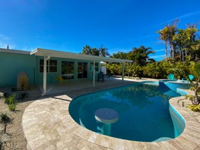 Holmes Beach 2 Bedroom Home Sleeps 6  Private Pool & Spa