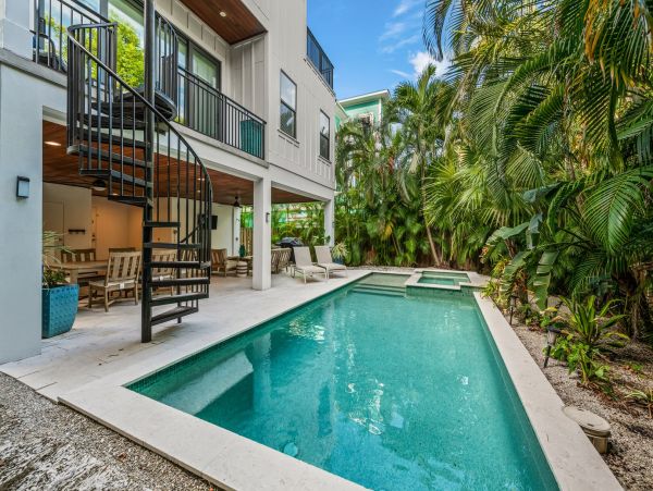 Anna Maria Island Vacation Rentals - Florida Gulf Coast Beach Homes with Pool & Spa